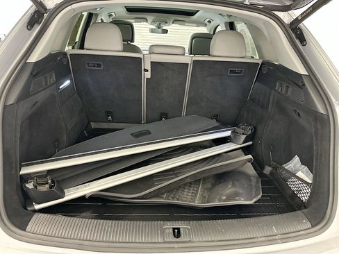 Used 2023 Audi Q5 Premium w/ Convenience Package image 31