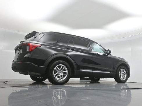 Certified 2025 Ford Explorer Active image 48