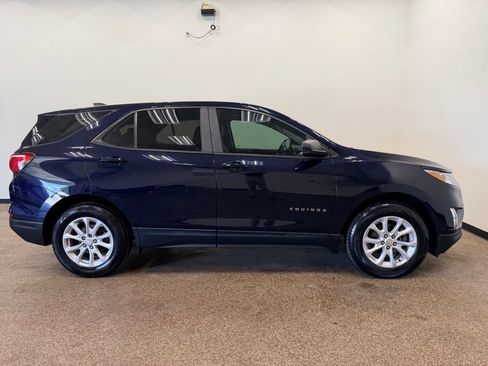 Used 2020 Chevrolet Equinox LS AWD/4WD image 8