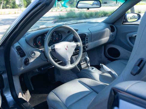 Used 2001 Porsche 911 Cabriolet image 18