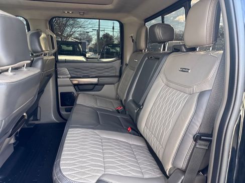 Used 2025 Ford F350 Platinum w/ Platinum Plus Package image 18