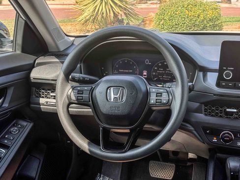Certified 2025 Honda Accord SE image 18