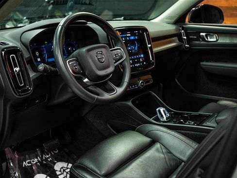 Used 2023 Volvo XC40 B4 Ultimate image 9