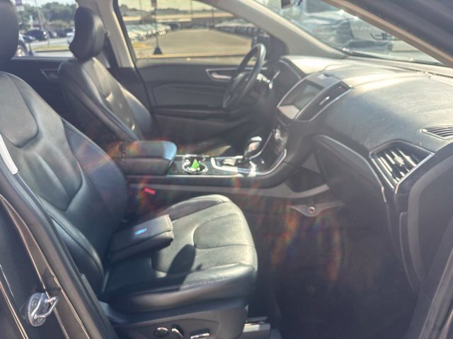 Used 2018 Ford Edge Titanium w/ Equipment Group 301A AWD/4WD image 25