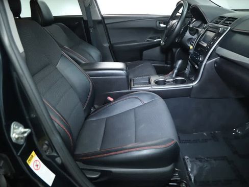 Used 2017 Toyota Camry SE image 31