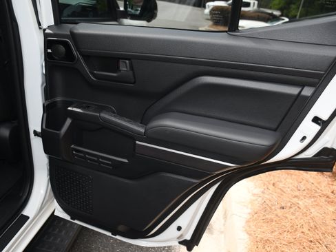 Certified 2025 Toyota 4Runner TRD Off-Road Premium AWD/4WD image 21