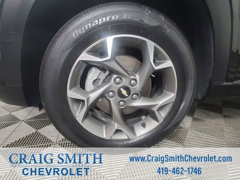 Used 2024 Chevrolet Trax LT FWD image 28