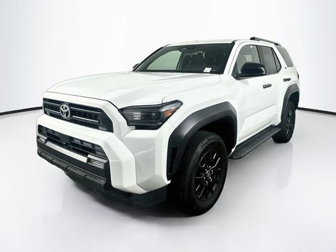 Used 2025 Toyota 4Runner SR5 AWD/4WD image 3