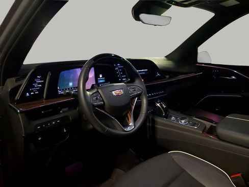 Certified 2023 Cadillac Escalade Premium Luxury image 29