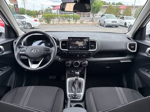 Certified 2026 Hyundai Venue SEL FWD image 12