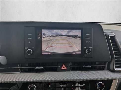 Used 2025 Kia Sportage LX image 14