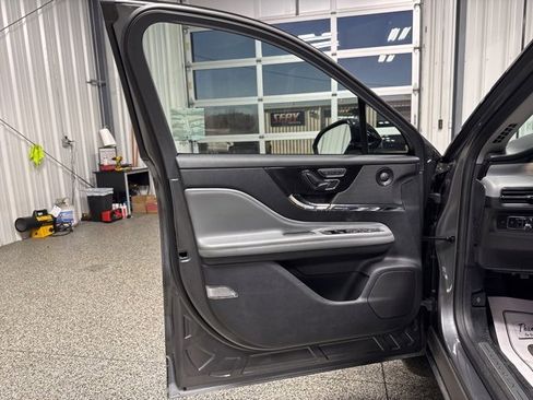 Used 2022 Lincoln Corsair Reserve w/ Luxury Package image 7