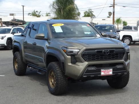 Used 2024 Toyota Tacoma TRD Off-Road w/ TRD Off Road Upgrade Package AWD/4WD image 4