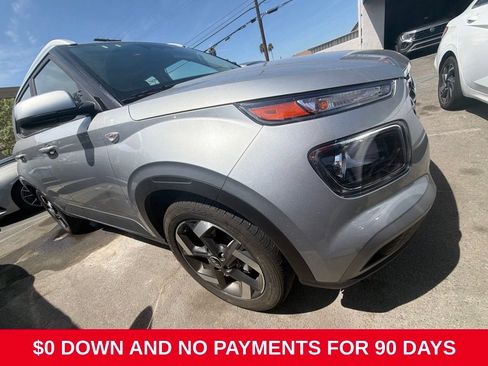Used 2025 Hyundai Venue SEL FWD image 8