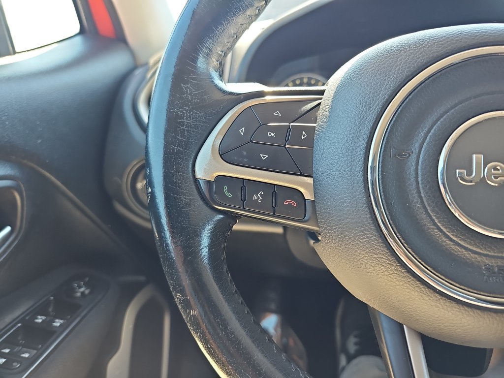 Used 2016 Jeep Renegade Latitude AWD/4WD image 17