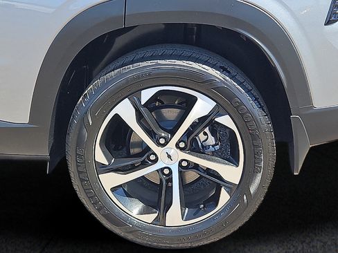 Used 2025 Chevrolet Trax RS w/ Driver Confidence Package FWD image 8
