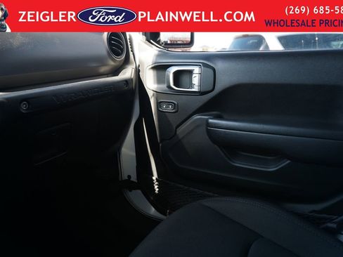 Used 2023 Jeep Wrangler Unlimited AWD/4WD image 28