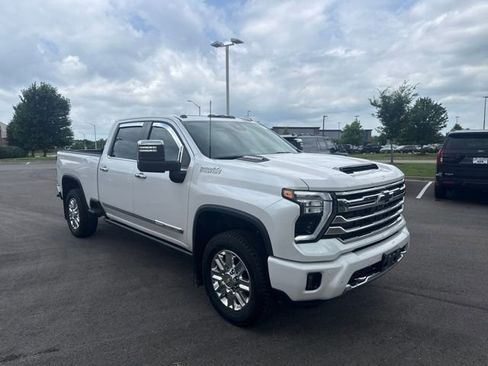 Used 2024 Chevrolet Silverado 3500 High Country w/ Technology Package AWD/4WD image 1