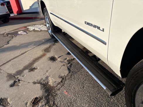 Used 2016 GMC Yukon Denali w/ Open Road Package image 16