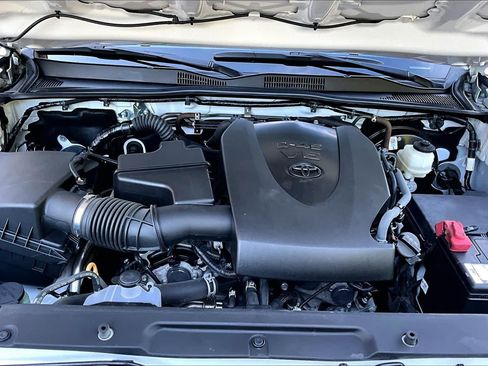 Certified 2023 Toyota Tacoma SR AWD/4WD image 30