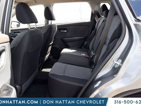 Used 2023 Nissan Rogue SV AWD/4WD image 16