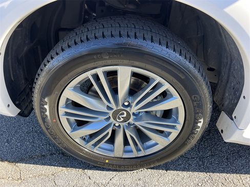 Used 2024 INFINITI QX80 Luxe image 9