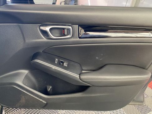 Used 2024 Honda Civic Sport Touring image 7