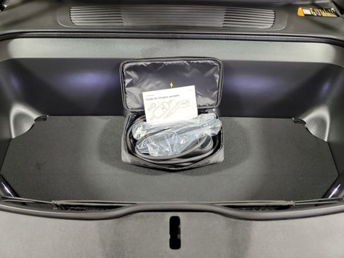 Used 2023 Rivian R1S Adventure AWD/4WD image 14