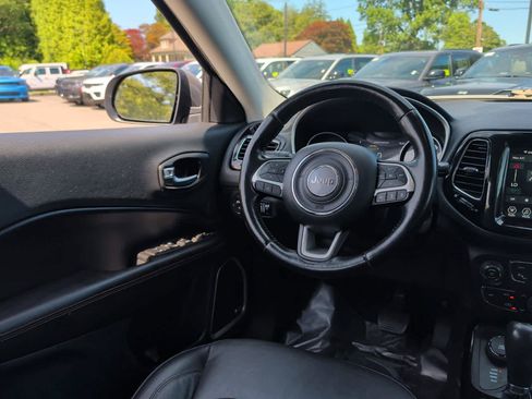 Used 2021 Jeep Compass Limited w/ Sun and Sound Group AWD/4WD image 31