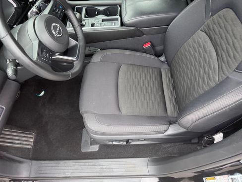 Certified 2025 Nissan Pathfinder SV FWD image 30