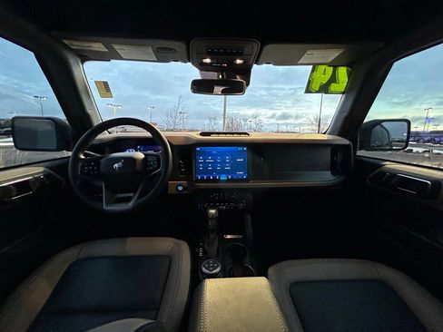 Used 2024 Ford Bronco Wildtrak image 10