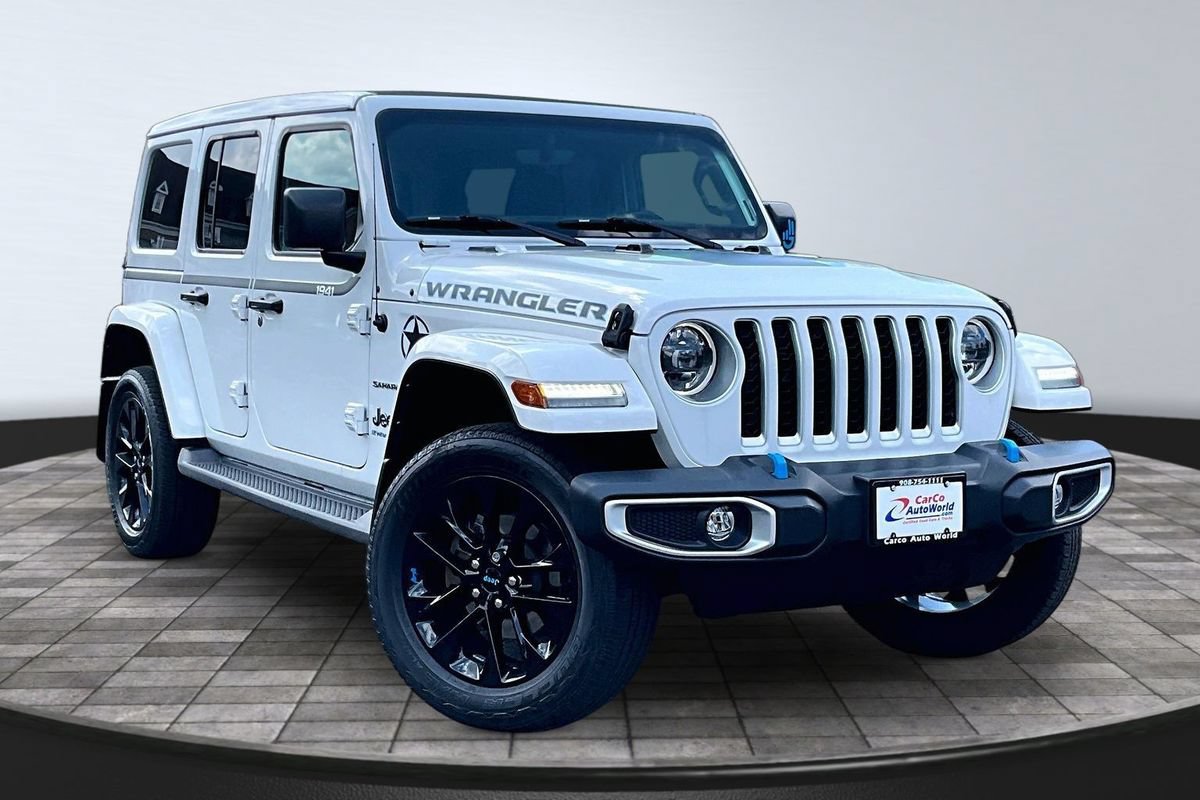Used 2023 Jeep Wrangler Unlimited Sahara w/ Cold Weather Group AWD/4WD image 3