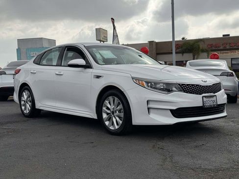 Used 2018 Kia Optima EX FWD image 4