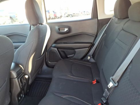 Used 2018 Jeep Compass Sport w/ Tech Group image 12