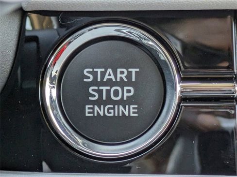 New 2025 Mitsubishi Outlander SE image 33