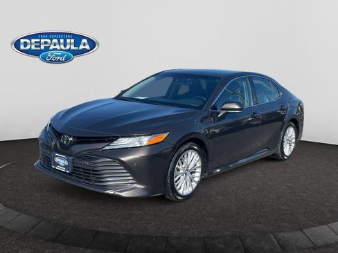 Used 2018 Toyota Camry XLE FWD image 1