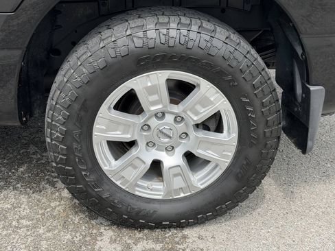 Used 2018 Nissan Titan SV AWD/4WD image 13