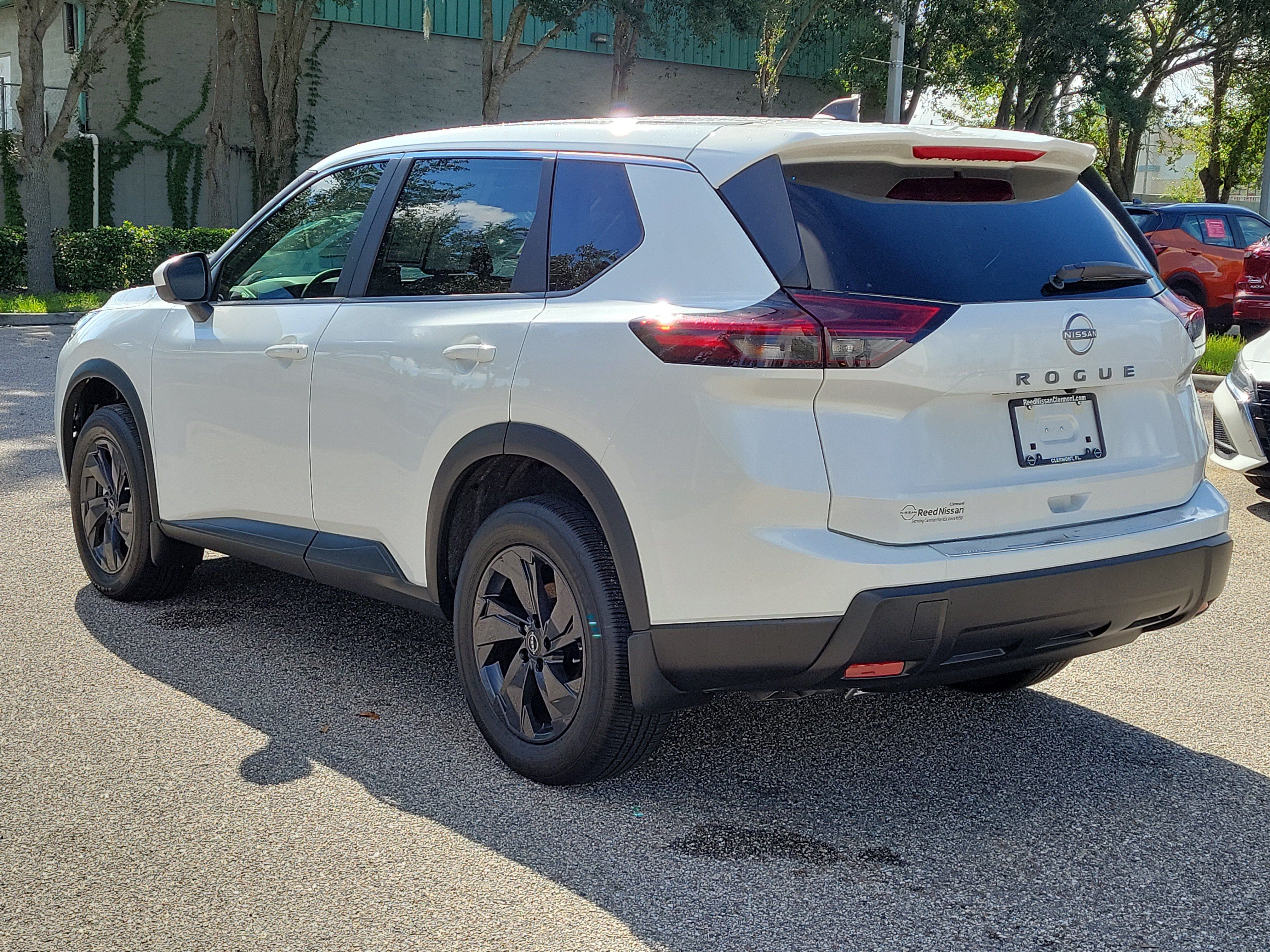 Certified 2026 Nissan Rogue SV w/ Cold Weather Package FWD image 8