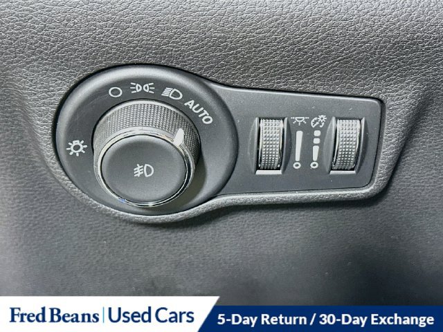 Certified 2025 Jeep Compass Limited w/ Elite Group AWD/4WD image 14