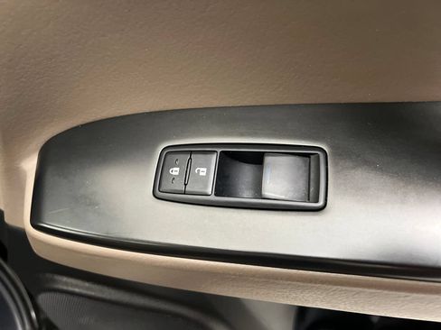 Used 2022 Lexus GX 460 Premium w/ Accessory Package AWD/4WD image 33
