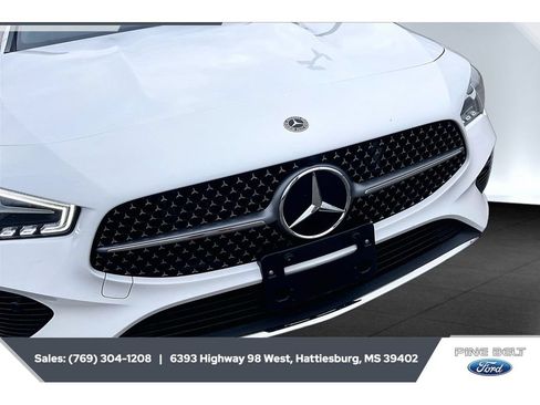 Used 2025 Mercedes-Benz CLA 250 4MATIC image 5