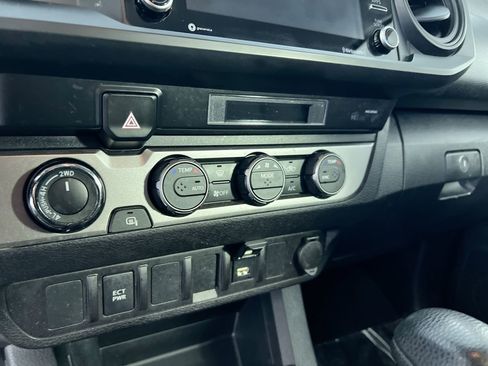Used 2022 Toyota Tacoma SR AWD/4WD image 24