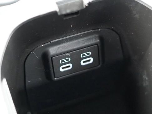 Certified 2025 Toyota RAV4 SE image 38