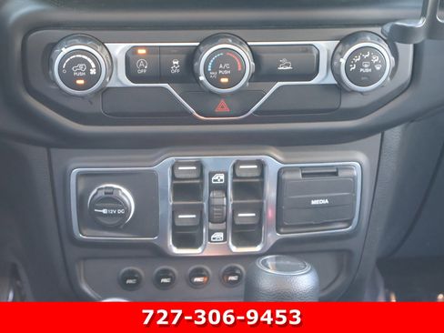 Used 2021 Jeep Gladiator Willys image 18