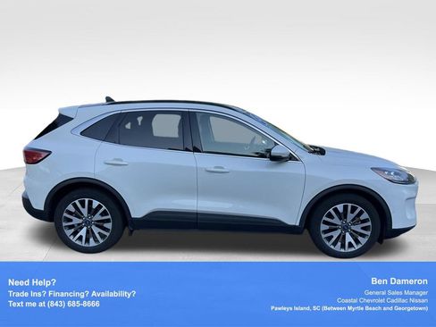 Used 2020 Ford Escape Titanium FWD image 5