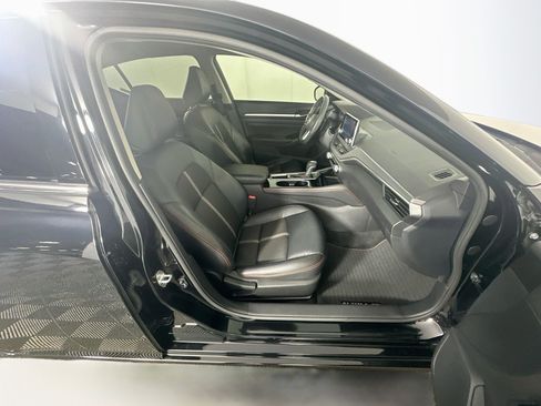 Used 2023 Nissan Altima 2.5 SR FWD image 29