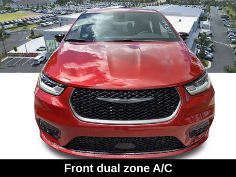 New 2026 Chrysler Pacifica Select image 8