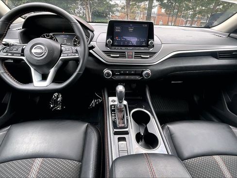 Used 2025 Nissan Altima 2.5 SR image 14