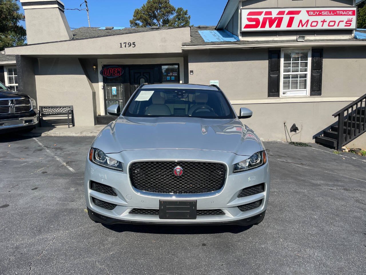 Used 2019 Jaguar F-PACE Prestige AWD/4WD image 2