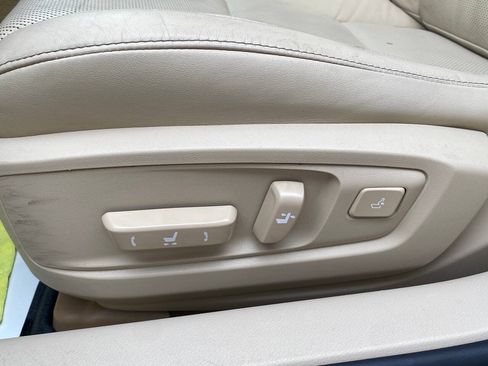 Used 2013 Lexus ES 350 w/ Luxury Pkg FWD image 30